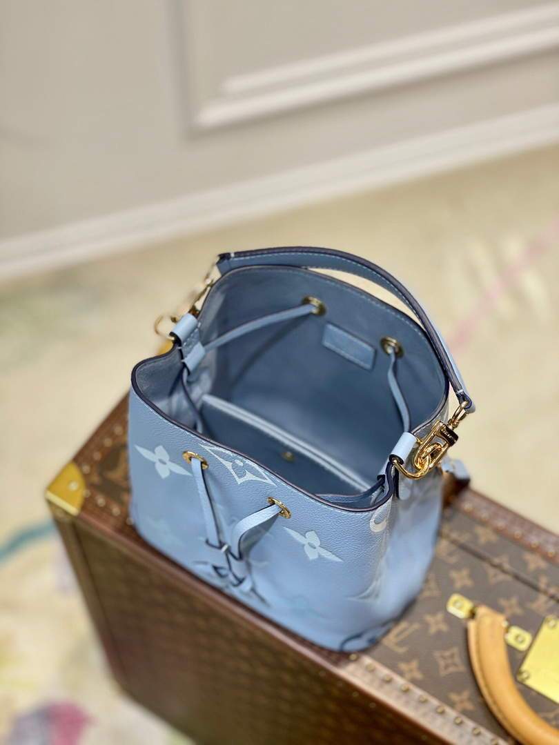 LV M45709 Louis Vuitton N¨¦ONO¨¦ BB Bag Summer Blue