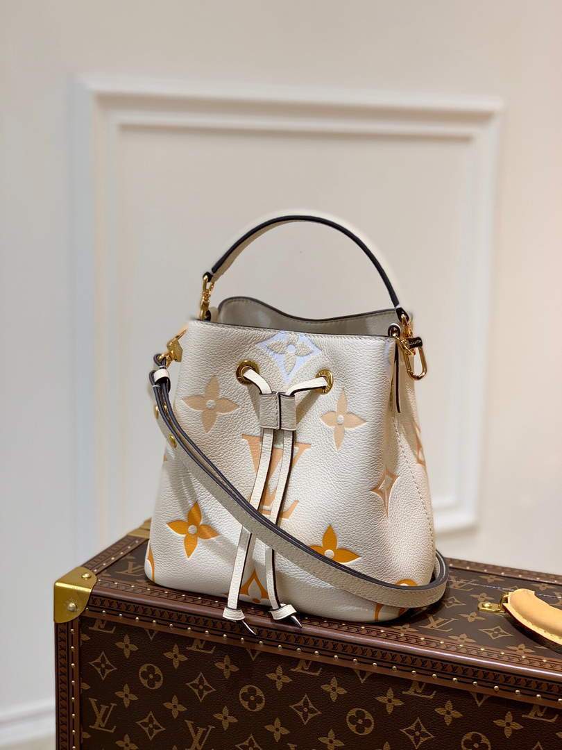 LV M45716 Louis Vuitton N¨¦ONO¨¦ BB Bag Cream/Saffron