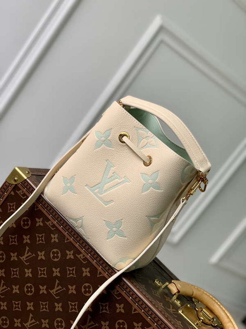 LV M24048 Louis Vuitton N¨¦oNo¨¦ BB Bucket Bag Latte White Matcha