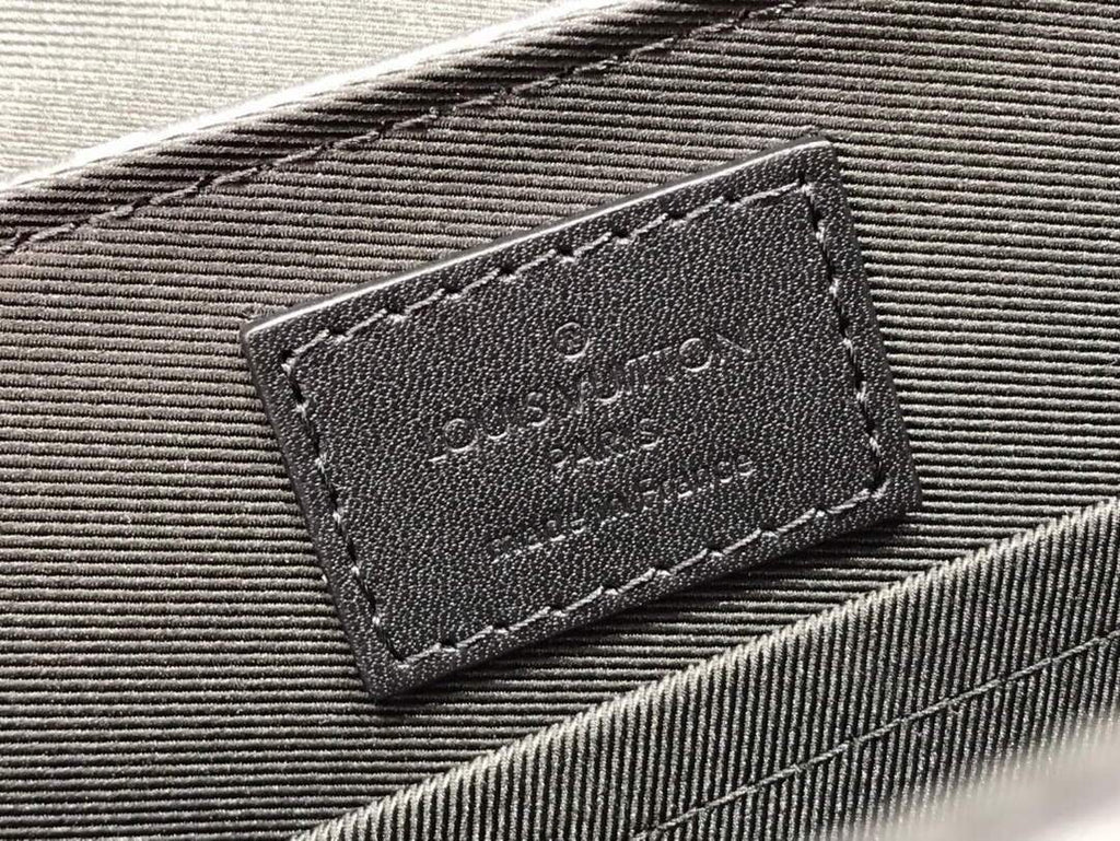 LV M45727 Louis Vuitton Trunk Messenger PM Rectangular Bag Monogram