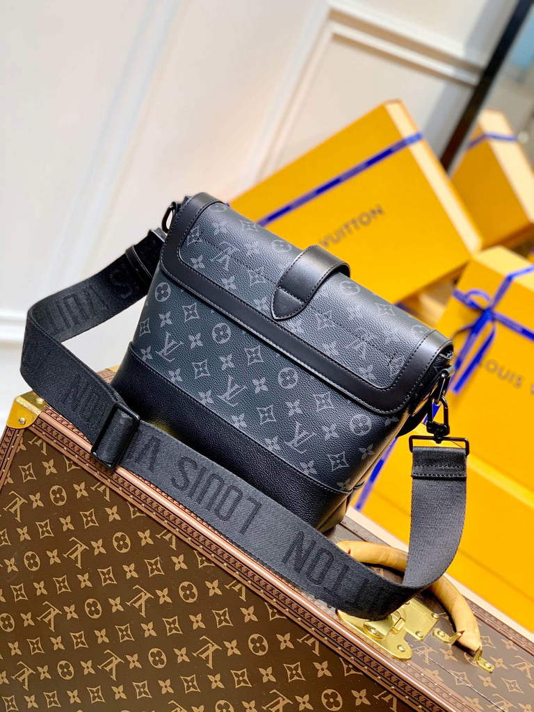 LV M45911 Louis Vuitton Saumur Messenger Black - Default Title - View 2
