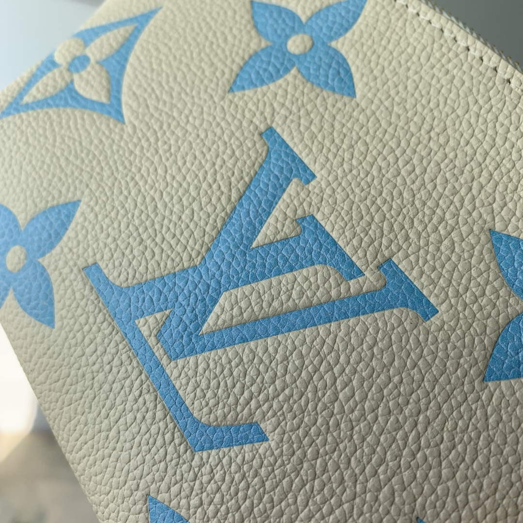 LV M45951 Louis Vuitton Pochette Cosmetique PM Blue - Default Title - View 5