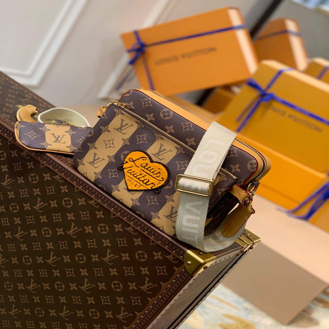 LV M45965 Louis Vuitton Trio Messenger Monogram - Default Title - View 1