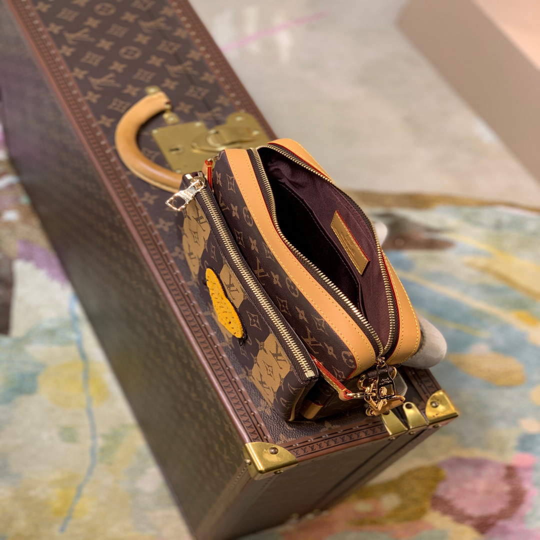 LV M45965 Louis Vuitton Trio Messenger Monogram