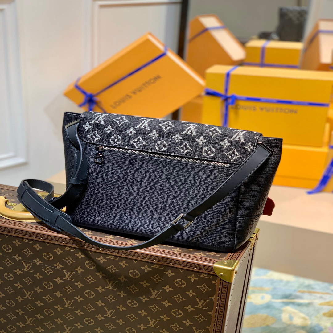 LV M45971 Louis Vuitton Besace Tokyo Bag - Default Title - View 4