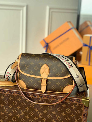 LV M45985 Louis Vuitton Diane Bag Monogram M46049 - Default Title - View 1