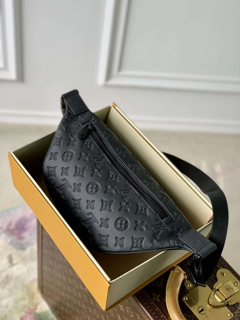 LV M46036 Louis Vuitton Discovery PM Bumbag Black - Default Title - View 2