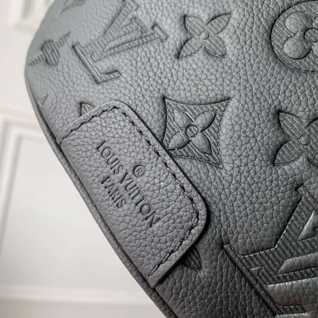 LV M46036 Louis Vuitton Discovery PM Bumbag Black - Default Title - View 6