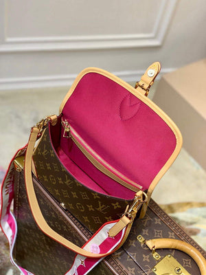 LV M46049 Louis Vuitton Diane Bag Monogram M45985 - Default Title - View 3
