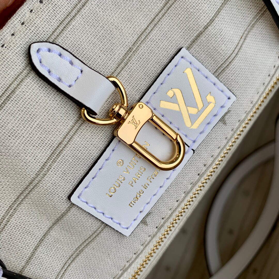 LV M46076 Louis Vuitton Onthego GM Tote Bag White leather - Default Title - View 8