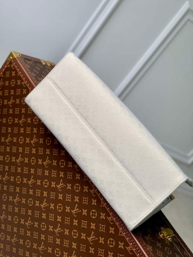 LV M46076 Louis Vuitton Onthego GM Tote Bag Yellow leather - Default Title - View 4
