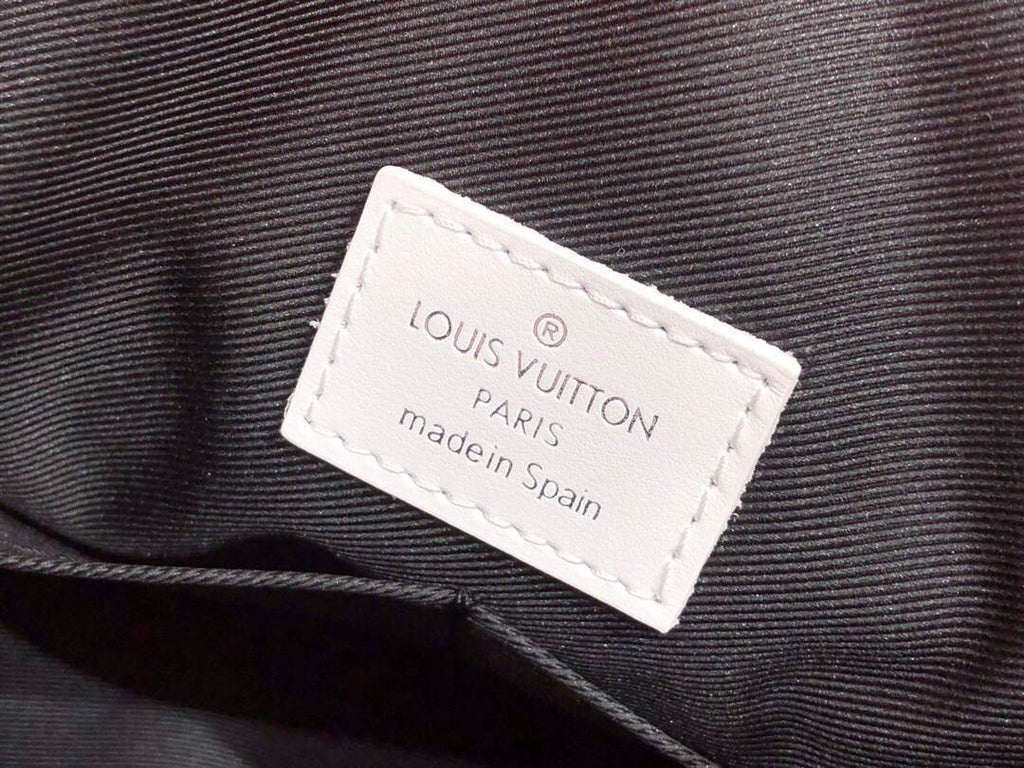LV M46112 Louis Vuitton Carry It Bag 32cm Monogram Canvas Spring/Summer 2021 Collection Red