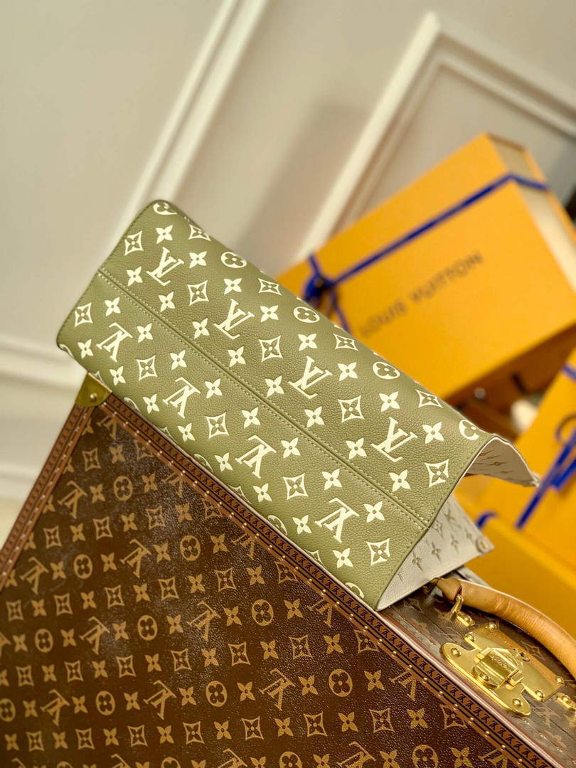LV M46060 Louis Vuitton Onthego MM Bag M46128 - Default Title - View 3