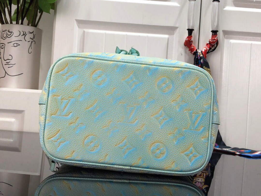 LV M46173 Louis Vuitton N¨¦ONO¨¦ BB Bucket Bag Vert d'eau Green