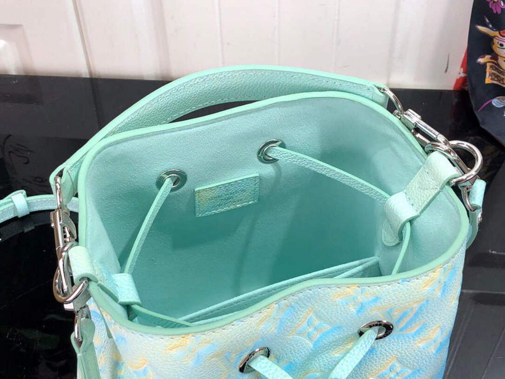 LV M46173 Louis Vuitton N¨¦ONO¨¦ BB Bucket Bag Vert d'eau Green
