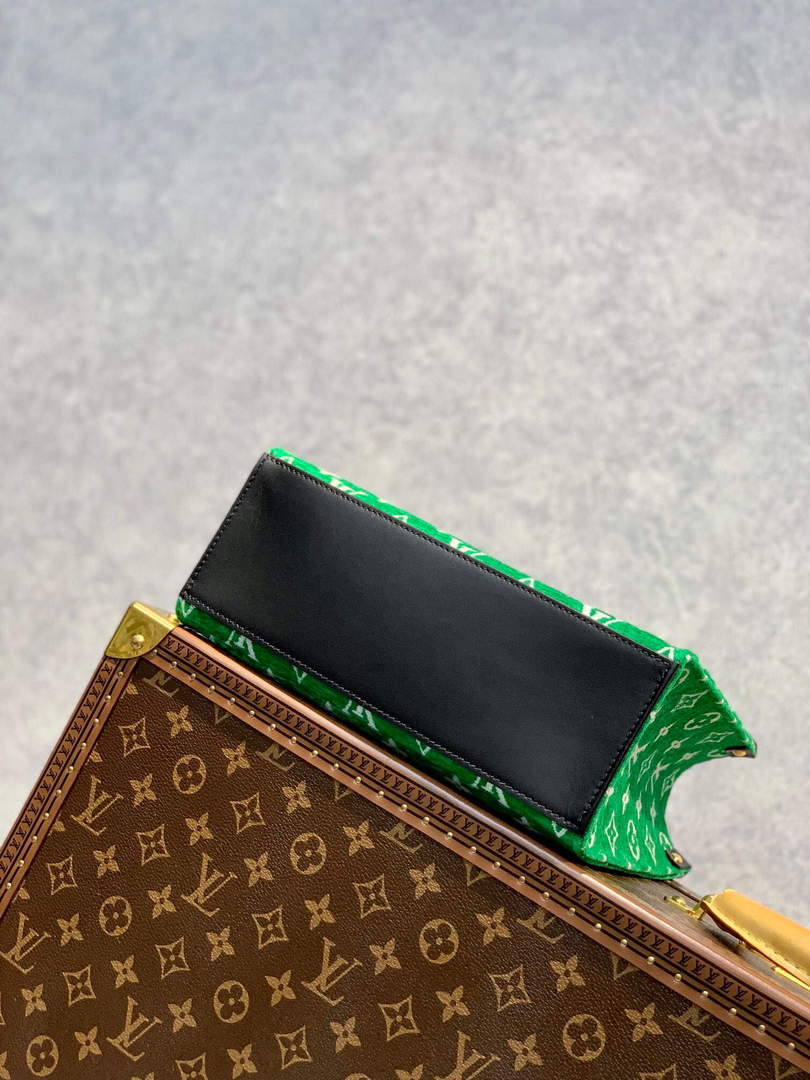 LV M46216 Louis Vuitton Onthego PM Tote Bag Green - Default Title - View 3