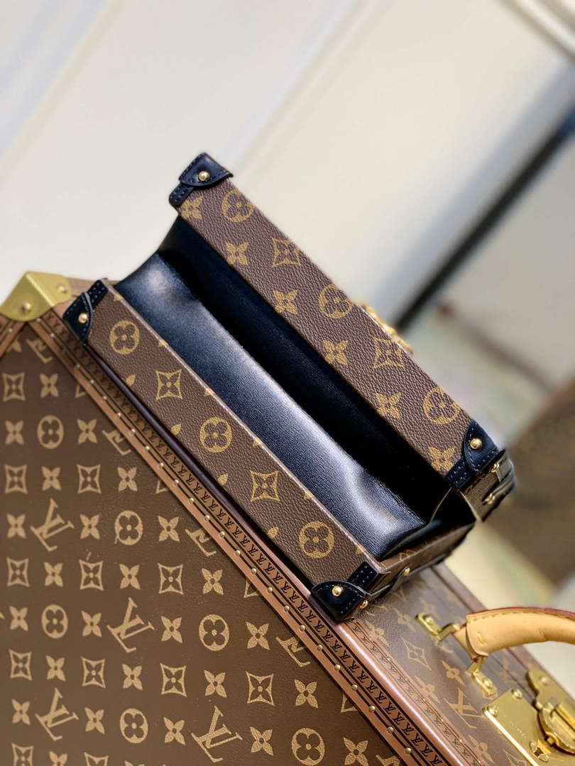 LV M46309 Louis Vuitton Petite Malle V Bag - Default Title - View 4