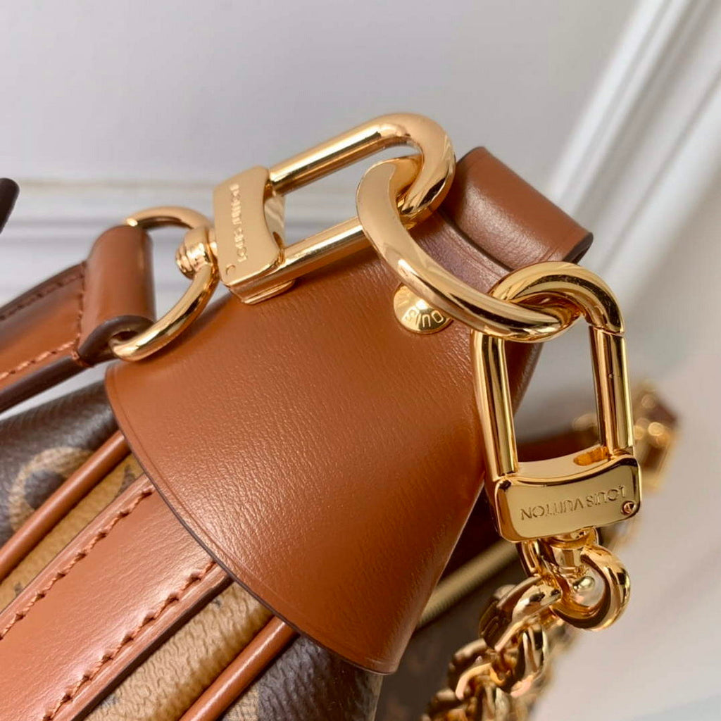 LV M46311 Louis Vuitton Loop Hobo Bag Monogram