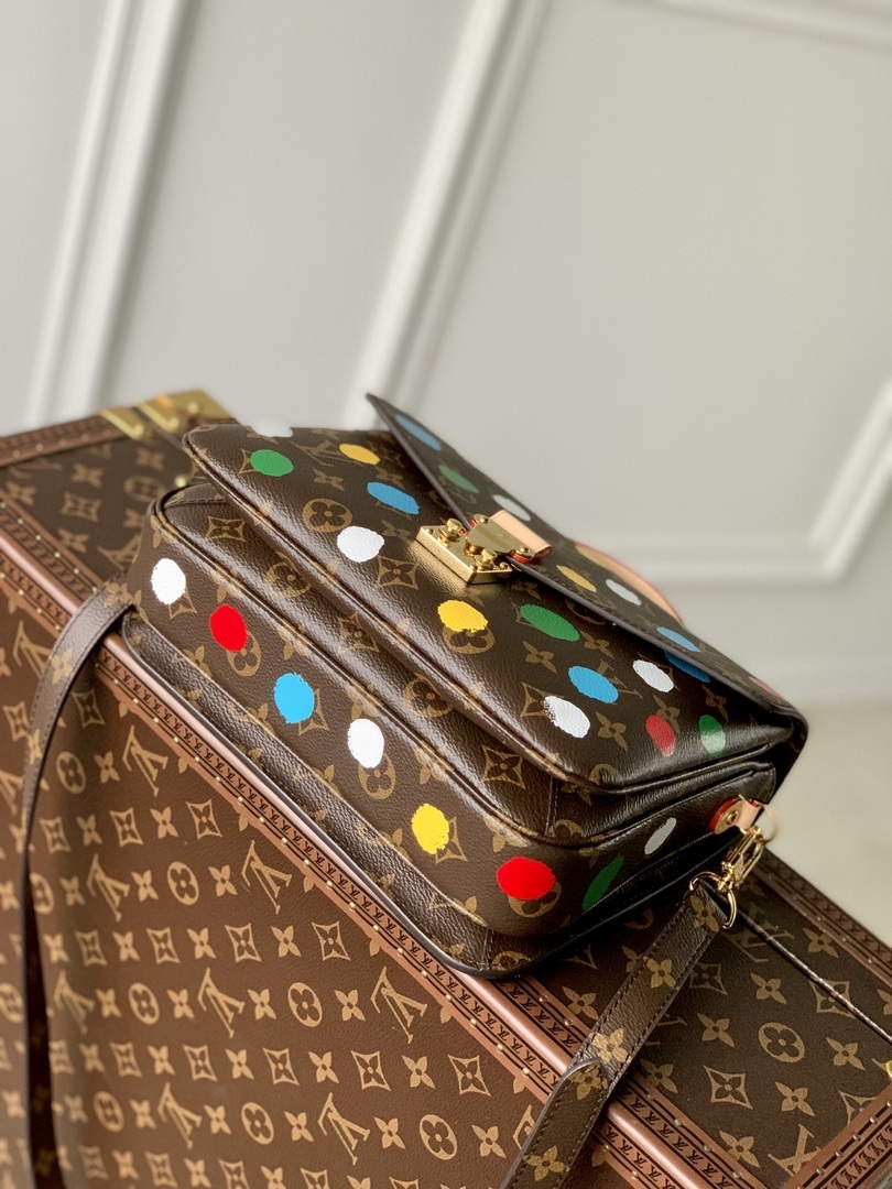 LV M46384 Louis Vuitton LV X YK POCHETTE M¨¦TIS Monogram