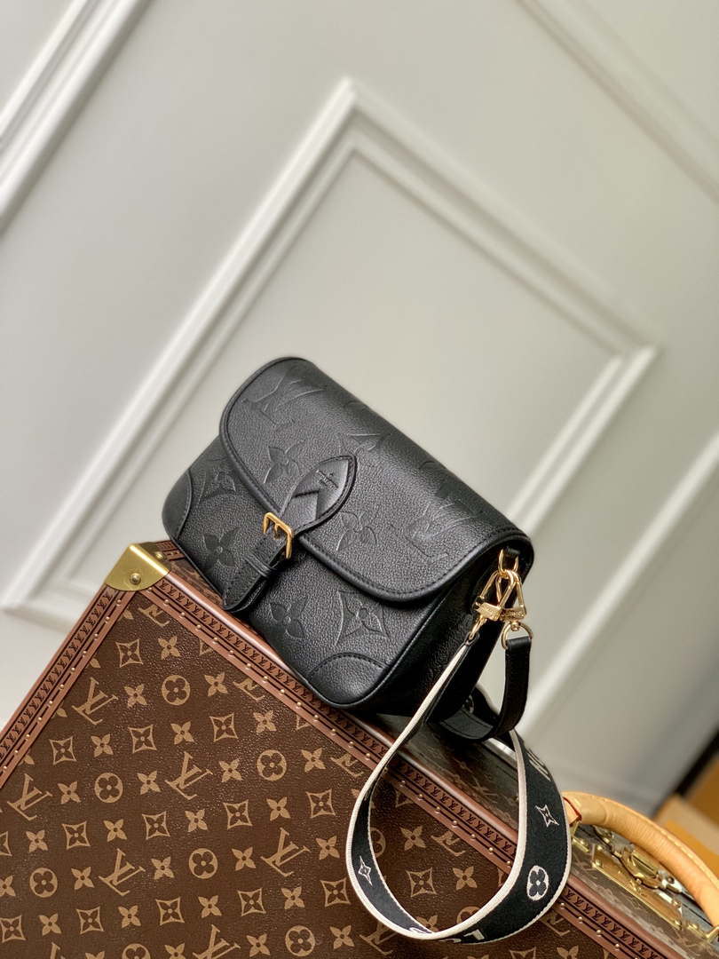 LV M46386 Louis Vuitton Diane Monogram Empreinte Leather Black
