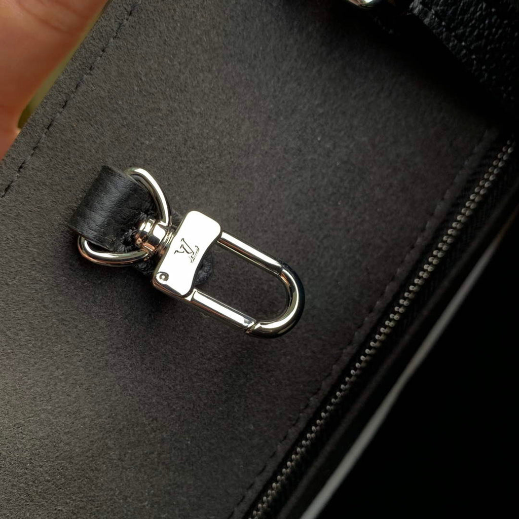 LV M46389 Louis Vuitton LV x YK OnTheGo MM Bag Black White