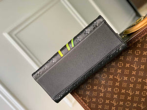 LV M46416 Louis Vuitton LV x YK OnTheGo MM Bag Black - Default Title - View 4