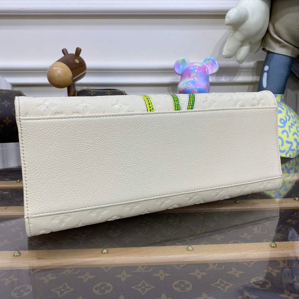 LV M46416 Louis Vuitton LV x YK OnTheGo MM Bag White