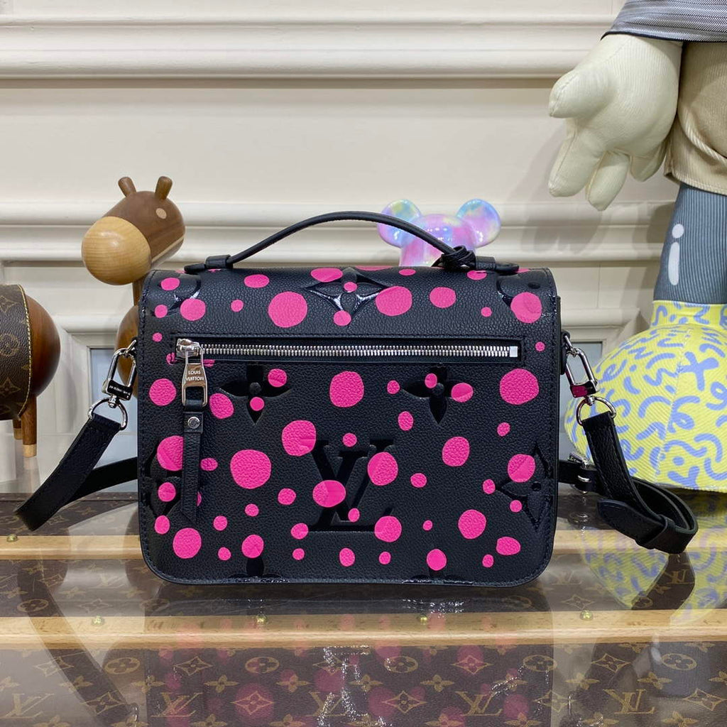 LV M46420 Louis Vuitton LV x YK Pochette M¨¦tis Black/Fuchsia
