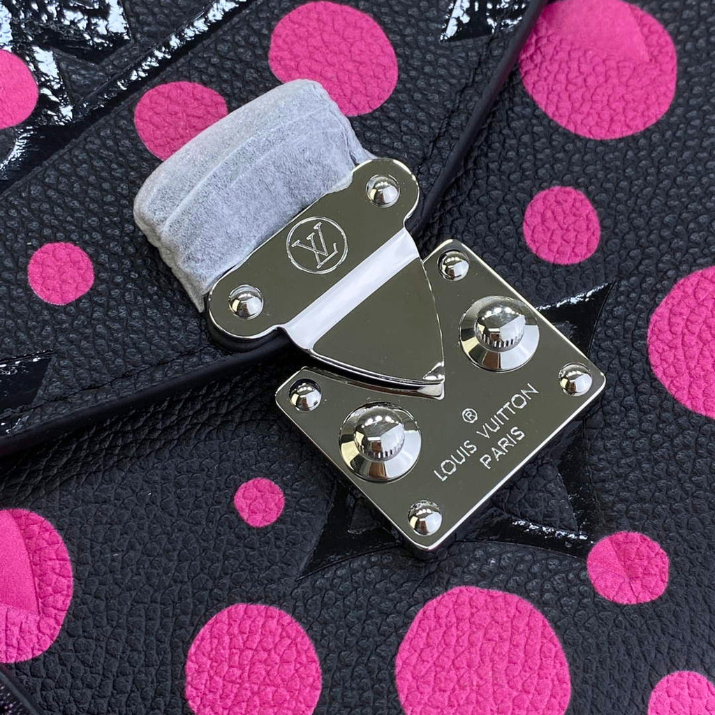 LV M46420 Louis Vuitton LV x YK Pochette M¨¦tis Black/Fuchsia