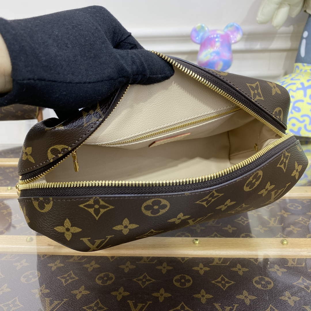 LV M46458 Louis Vuitton Cosmetic Pouch GM