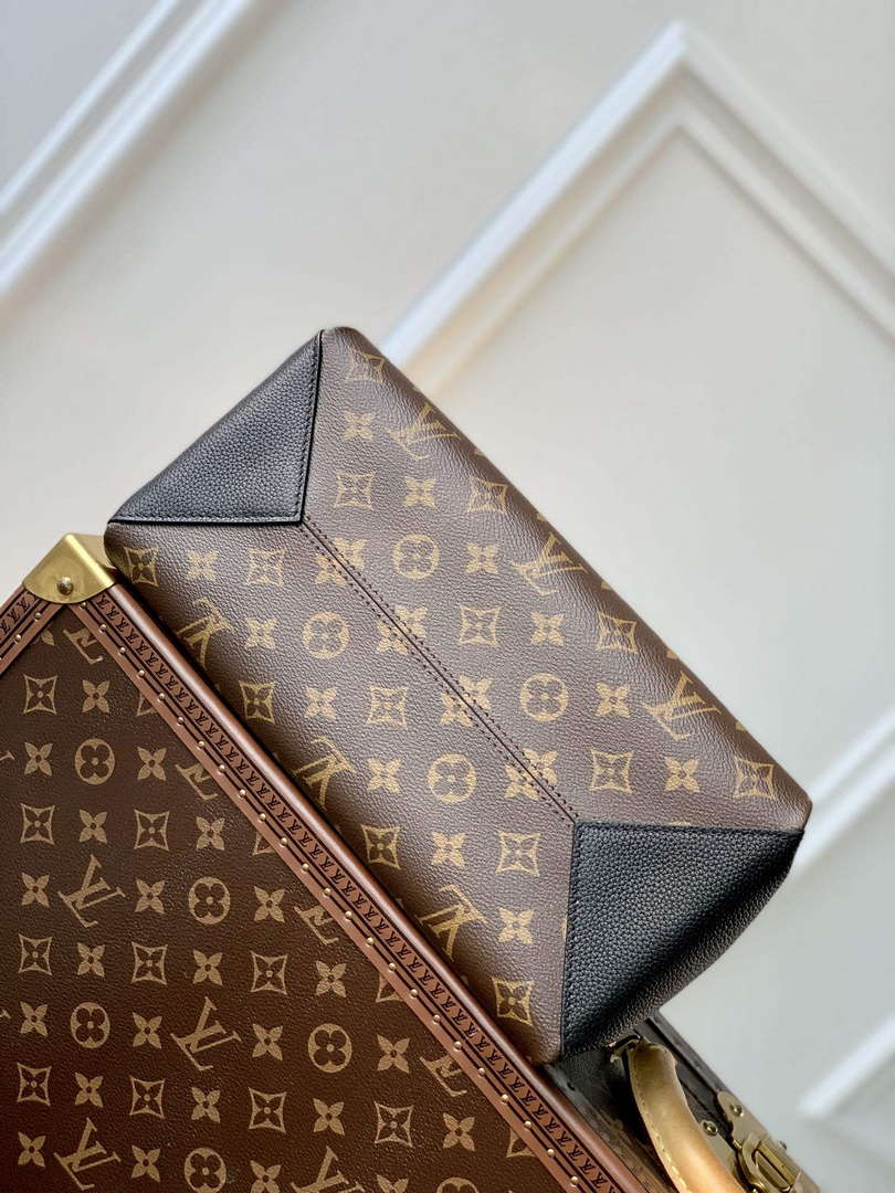 LV M46495 Louis Vuitton Op¨¦ra BB Tote Bag Black