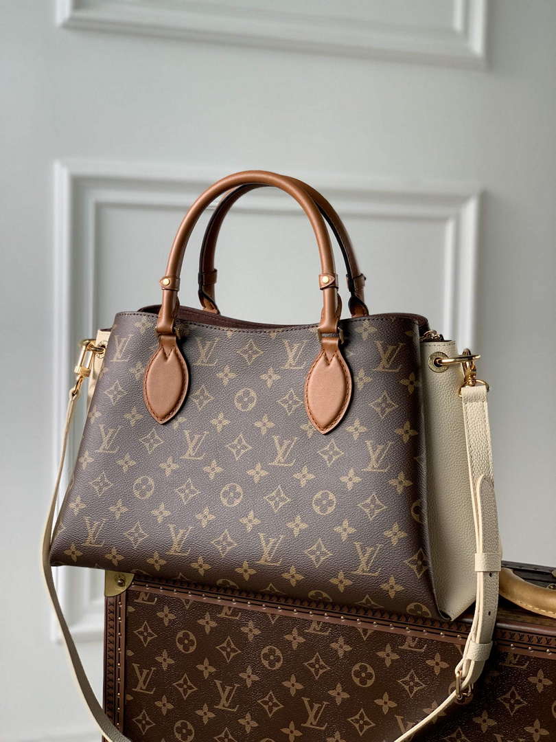 LV M46508 Louis Vuitton Vend?me MM Bag White
