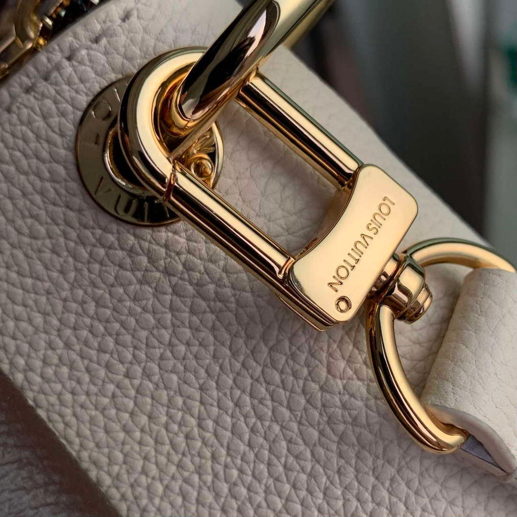 LV M46508 Louis Vuitton Vend?me MM Bag White