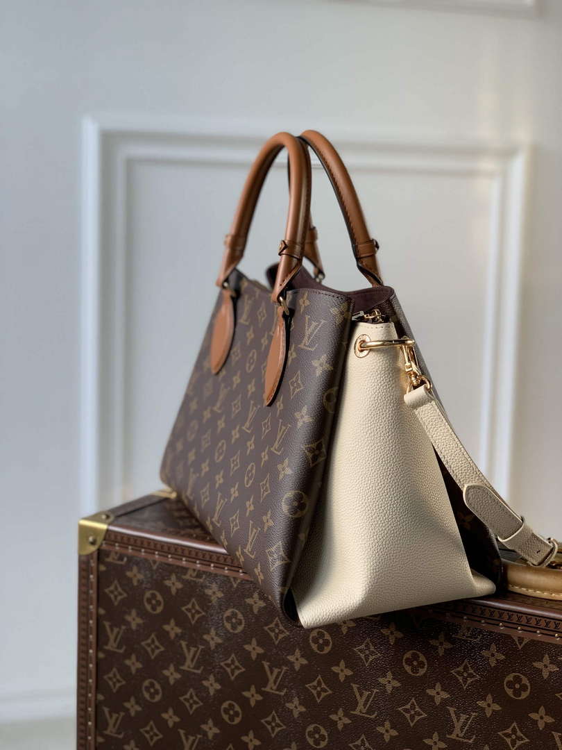 LV M46508 Louis Vuitton Vend?me MM Bag White - Default Title - View 7