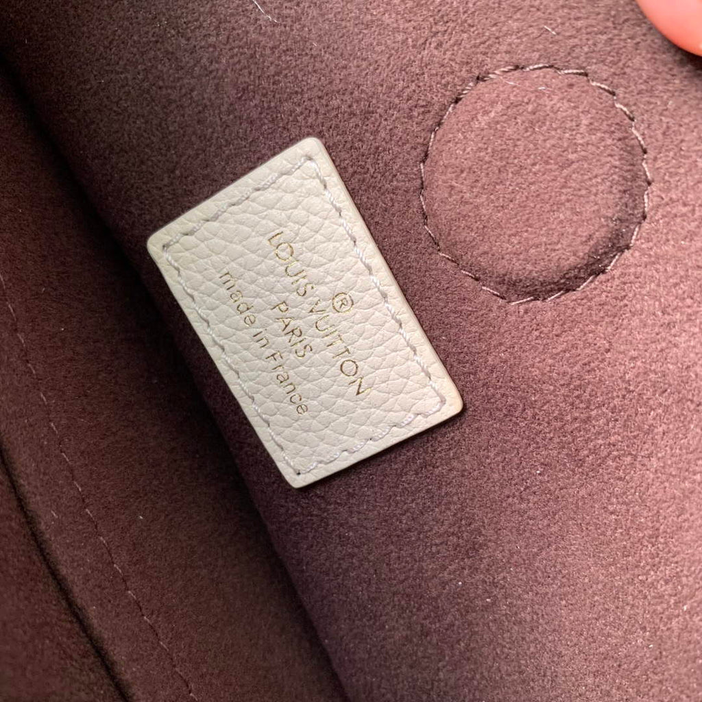 LV M46508 Louis Vuitton Vend?me MM Bag White