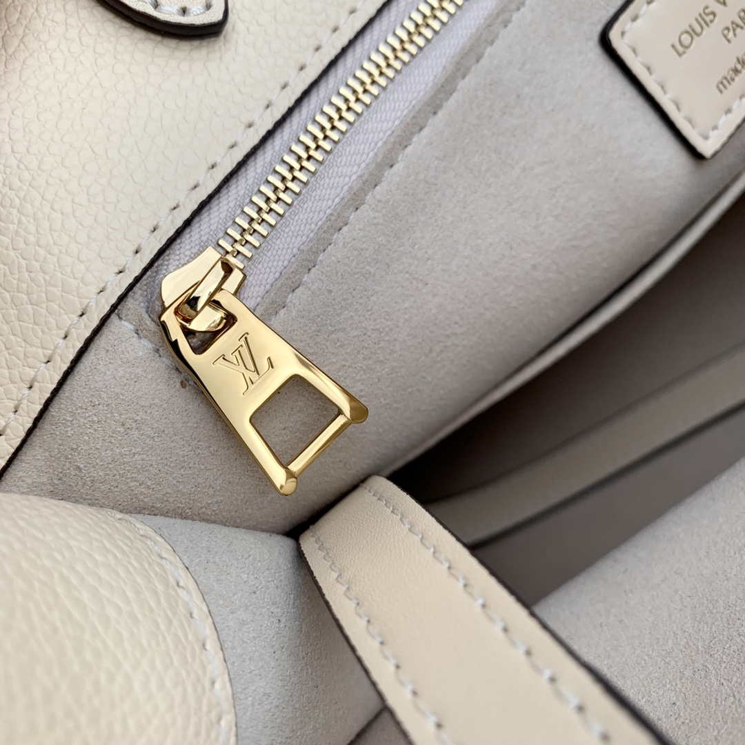 LV M46531 Louis Vuitton OnTheGo MM Bag Monogram Empreinte Beige