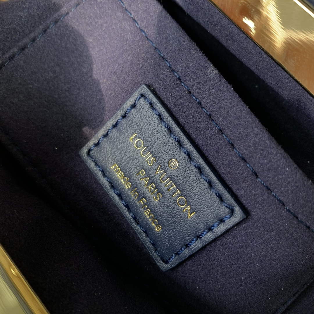 LV M46544 Louis Vuitton Monogram Clutch Bag Blue - Default Title - View 9