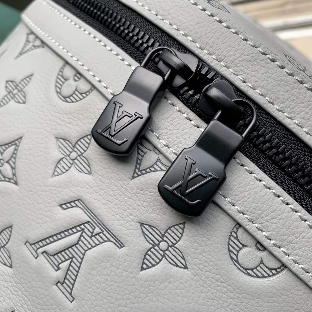 LV M46557 Louis Vuitton Discovery Backpack Bag Anthracite Gray - Default Title - View 5