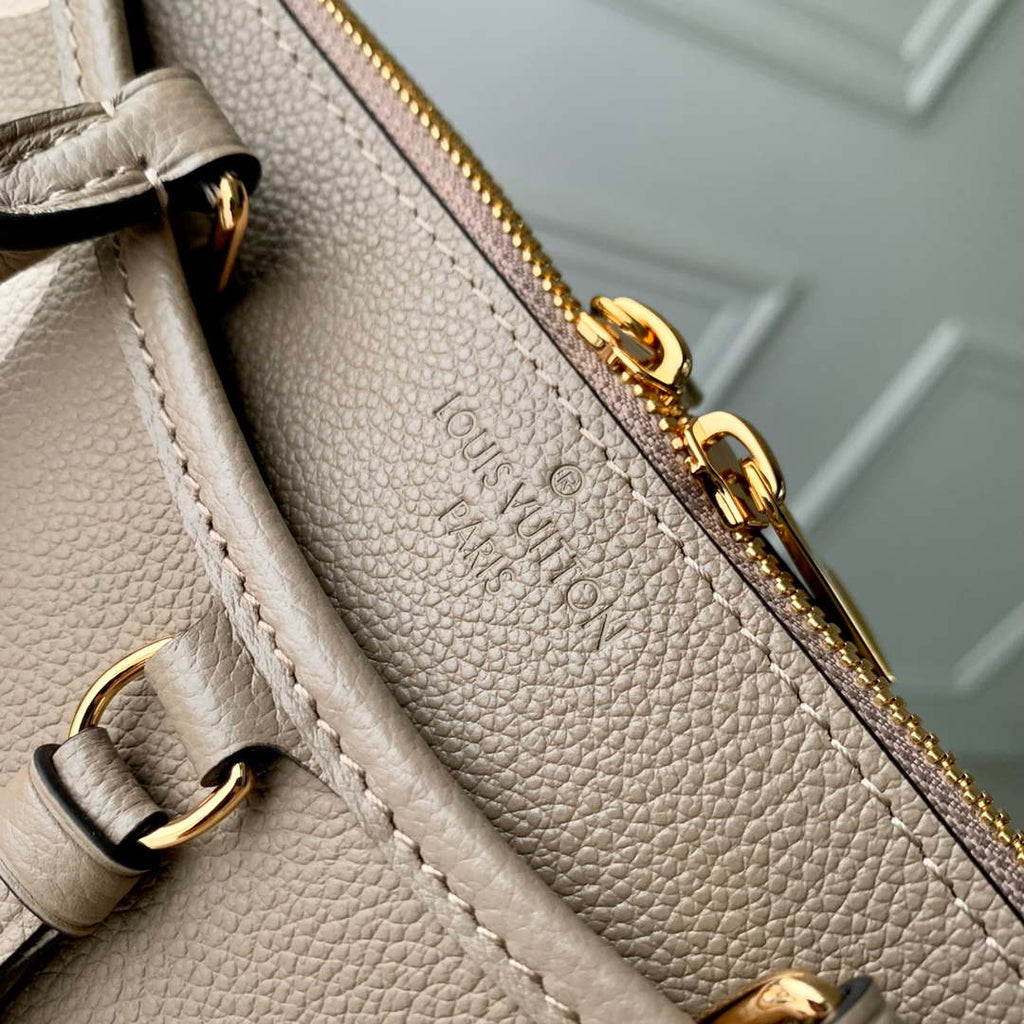 LV M46585 Louis Vuitton Trianon PM Tote Bag Cr¨¨me Beige