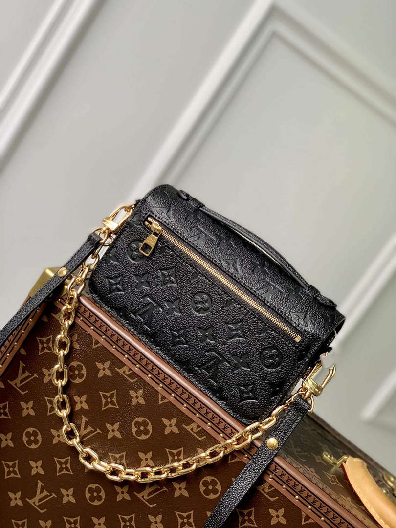 LV M46595 Louis Vuitton Pochette M¨¦tis East West Handbag Black