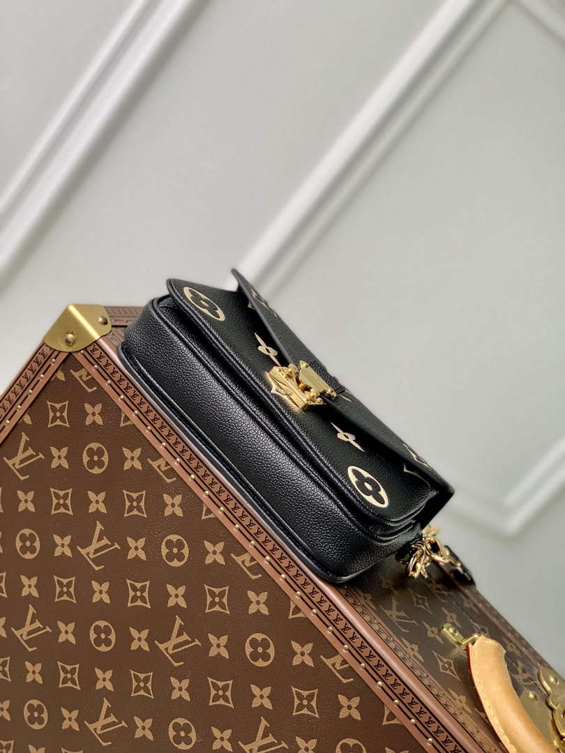 LV M46596 Louis Vuitton Pochette M¨¦tis East West Handbag