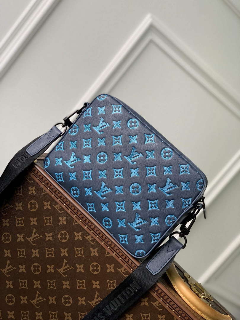 LV M46604 Louis Vuitton Trio Messenger Navy River Blue - Default Title - View 3