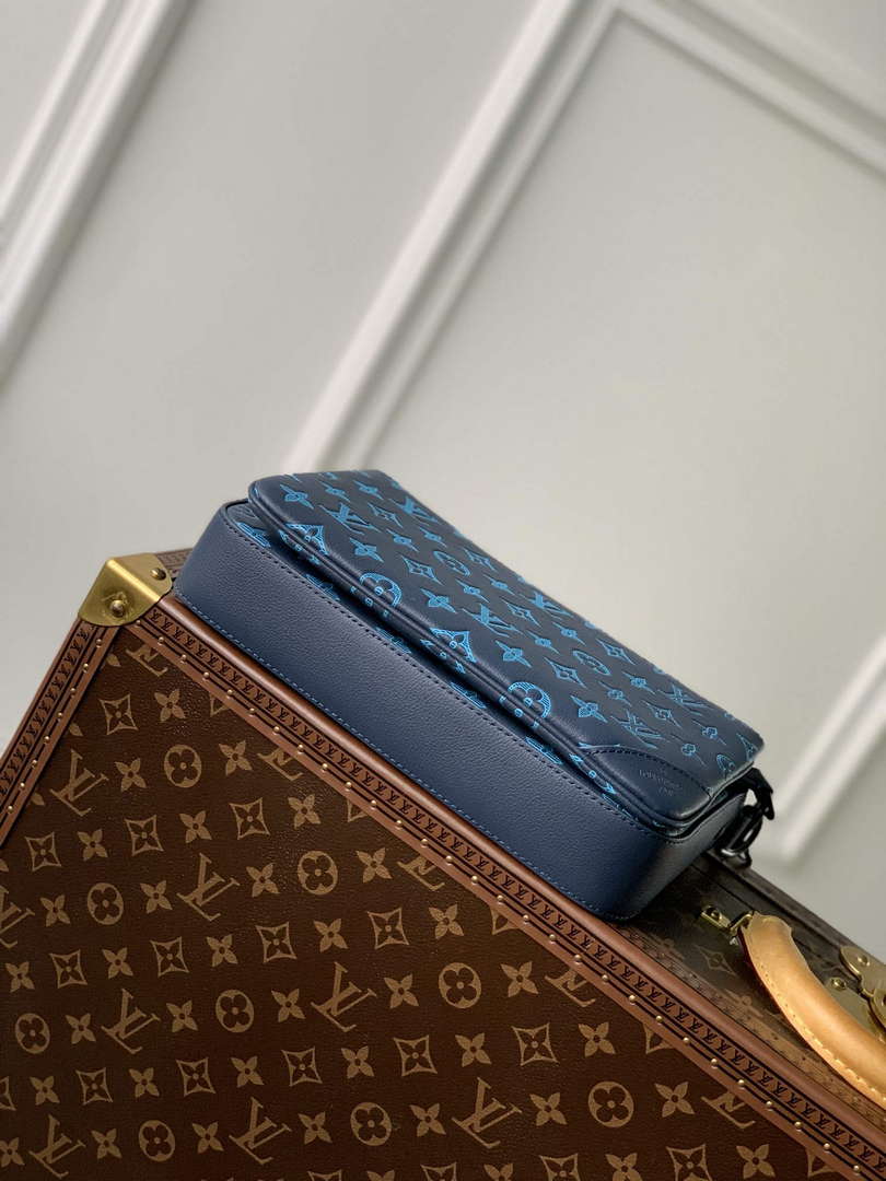 LV M46604 Louis Vuitton Trio Messenger Navy River Blue - Default Title - View 4