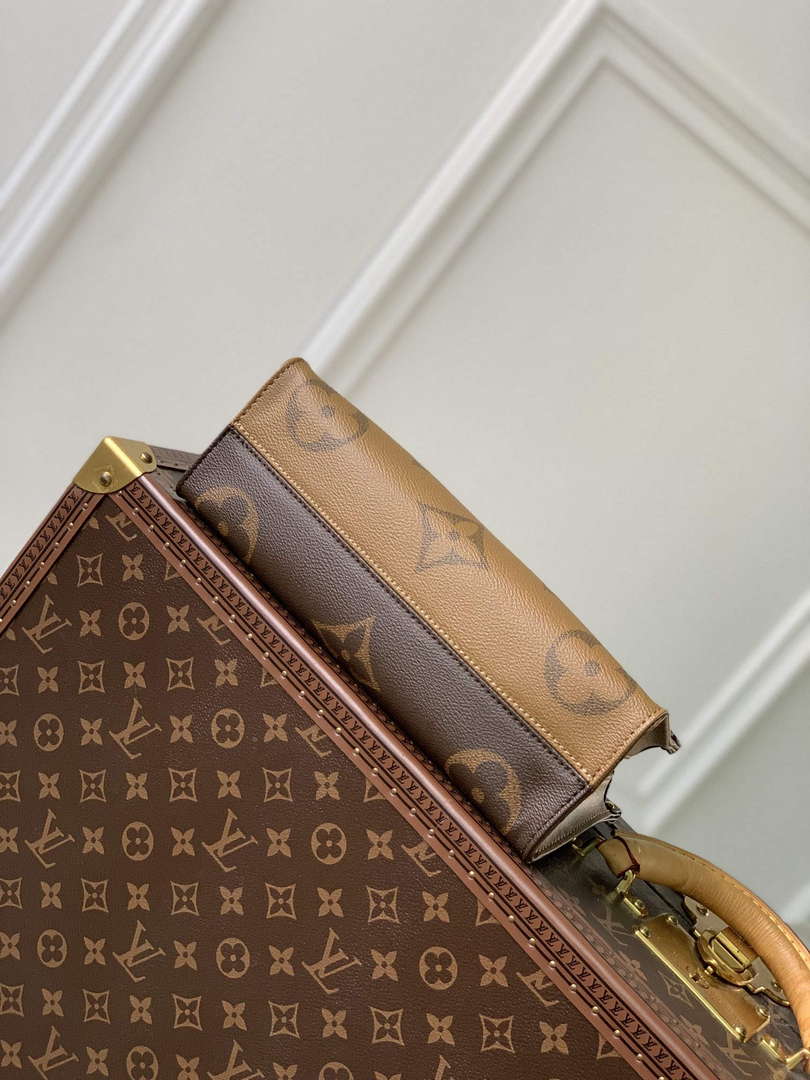 LV M46653 Louis Vuitton OnTheGo East West Bag - Default Title - View 4