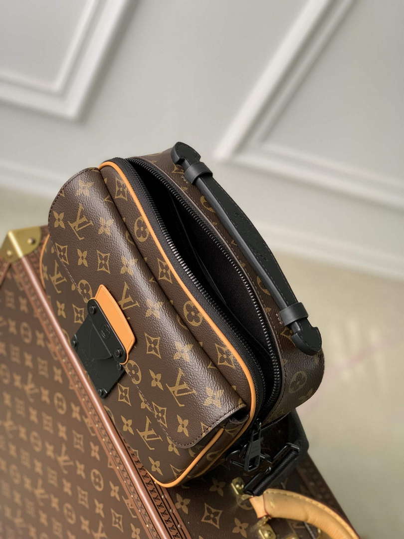 LV M46688 Louis Vuitton S-Lock Messenger Radiant Sun - Default Title - View 8