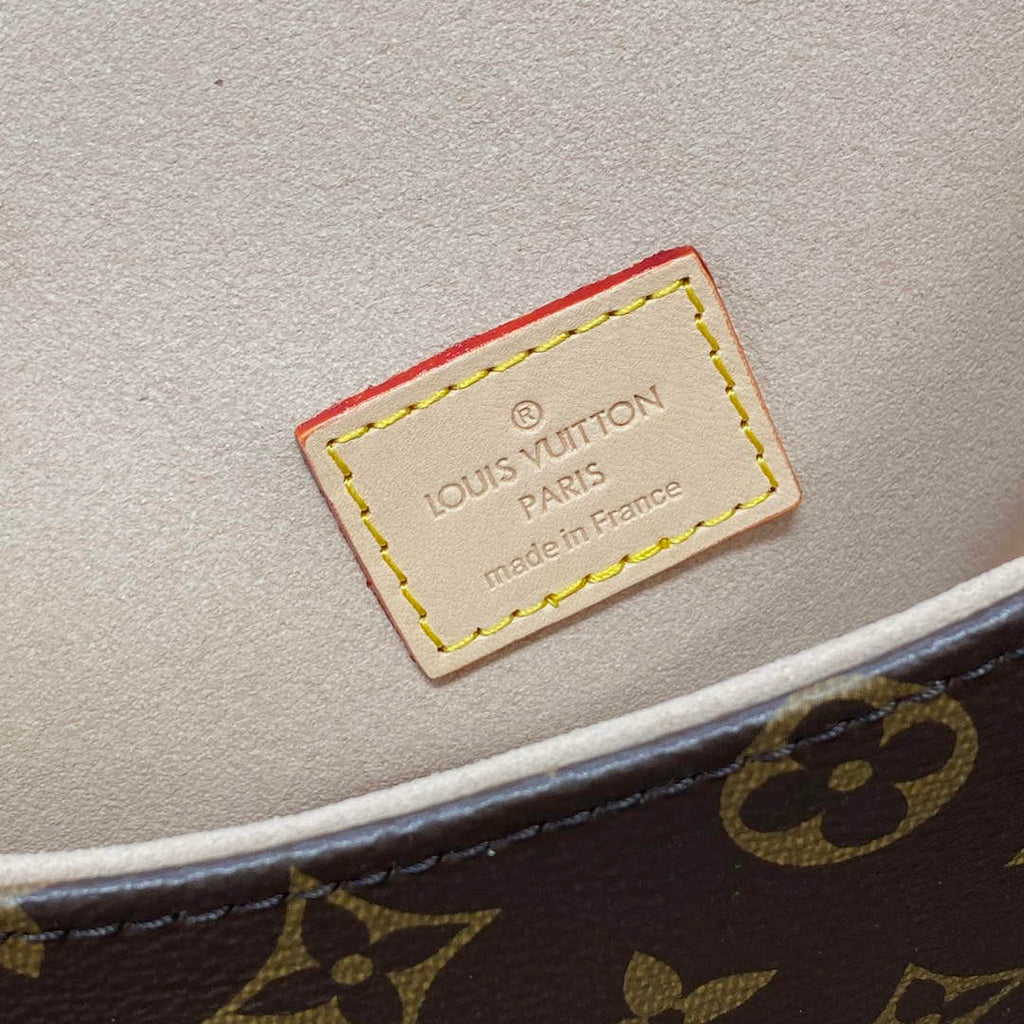 LV M46740 Louis Vuitton Saumur BB Saddle Bag Brown