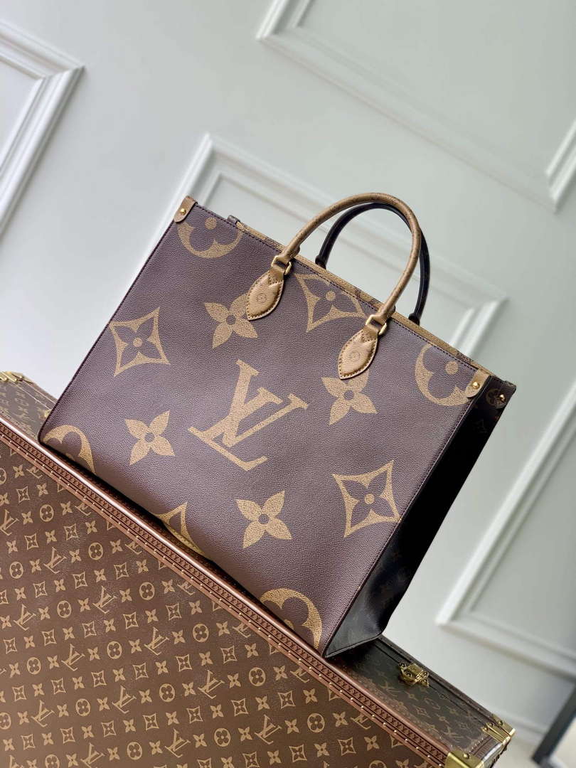 LV M46823 Louis Vuitton OnTheGo Voyage Tote Bag - Default Title - View 2