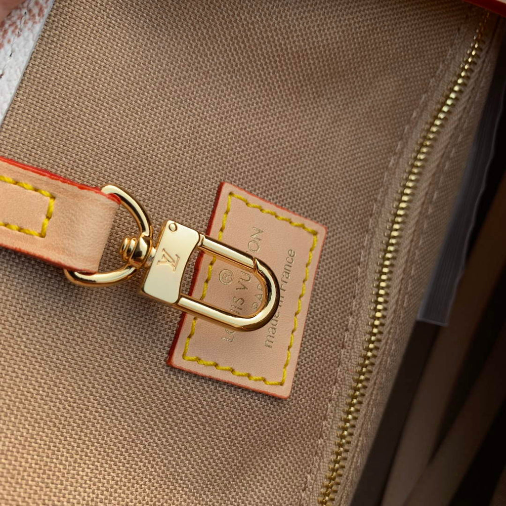 LV M46912 Louis Vuitton OnTheGo MM Tote Bag Beige