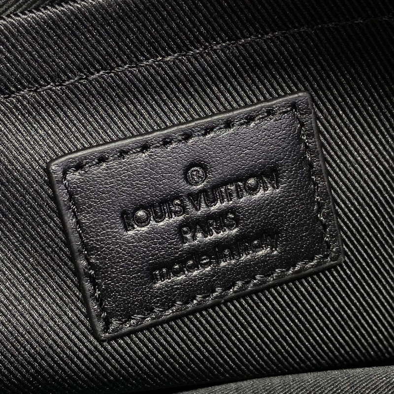 LV M46955 Louis Vuitton Alpha Messenger Bag Black