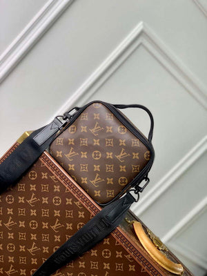 LV M46973 Louis Vuitton Quest Messenger Bag - Default Title - View 3
